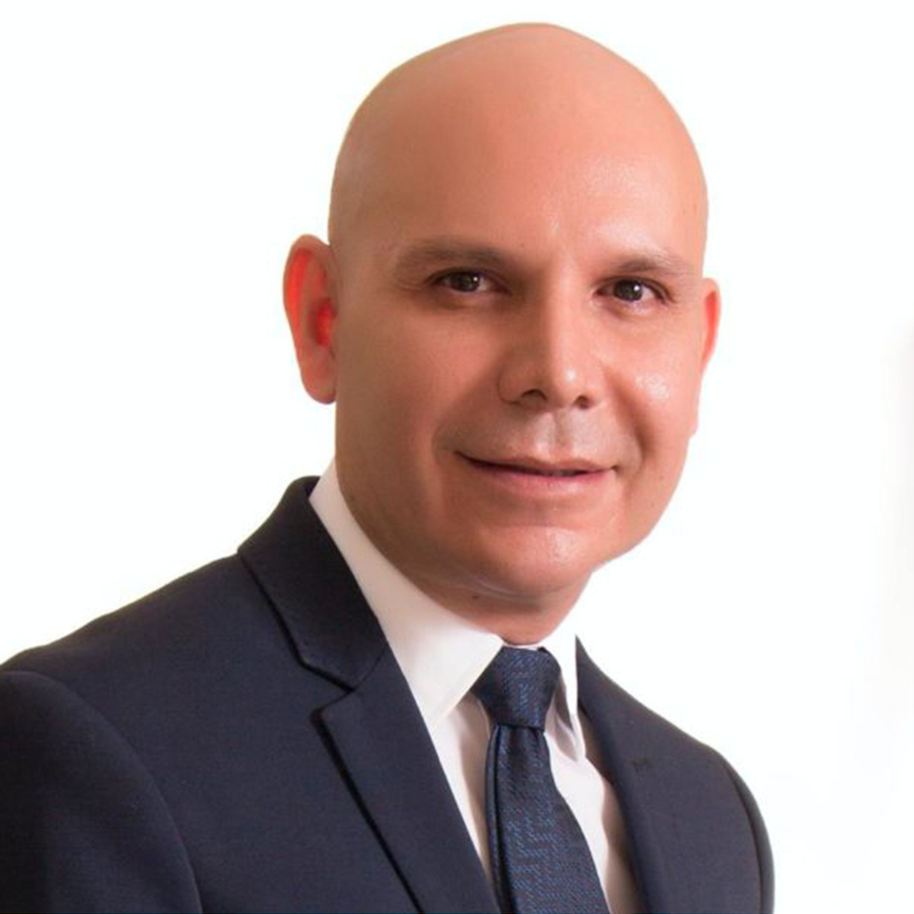 Dr. Eduardo Camacho