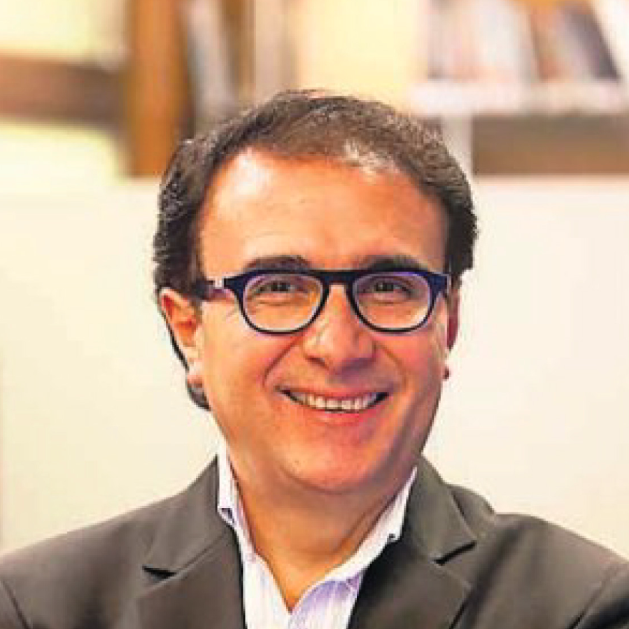 Dr. Fernando Molina