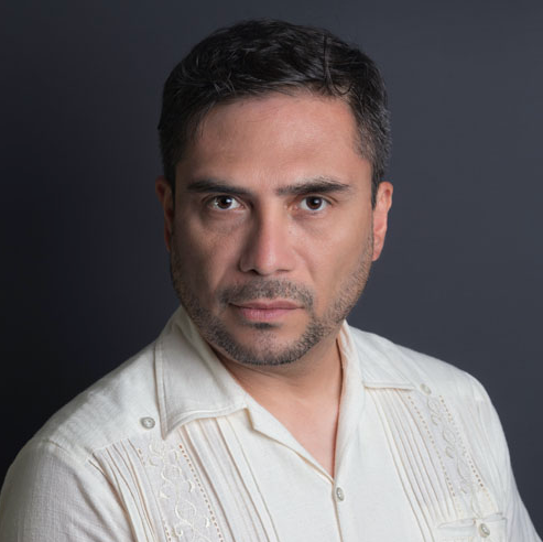 Dr. Yanko Castro Govea